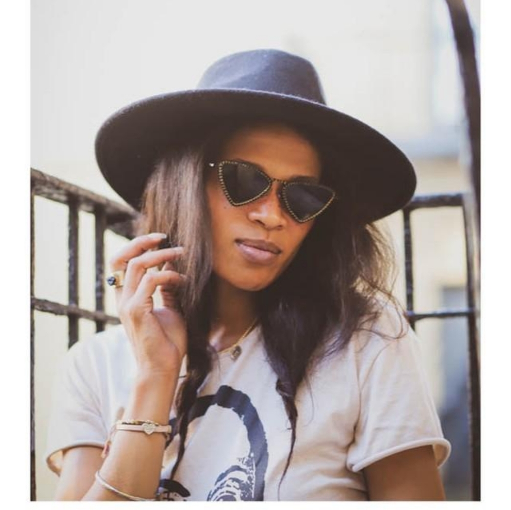 Meet your Posher, Elena